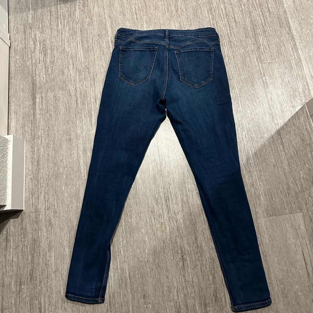 Old Navy Rock Star Mid-Rise Super Skinny Distressed Jeans Dark Wash - Picture 5 of 6